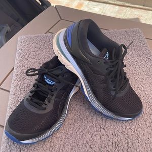 Women’s ASICS shoe